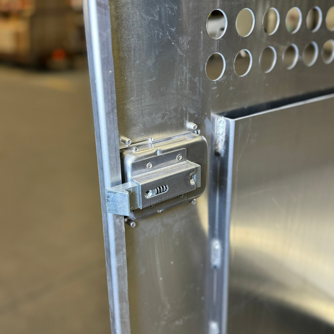 Dog Box 55600 Professional K9 Series Kennel / 46.5 W x 133 D x 63.5 H / Hole Ventilation / Mill Finish Aluminum / Owens Products Professional K9 Series Owens Products