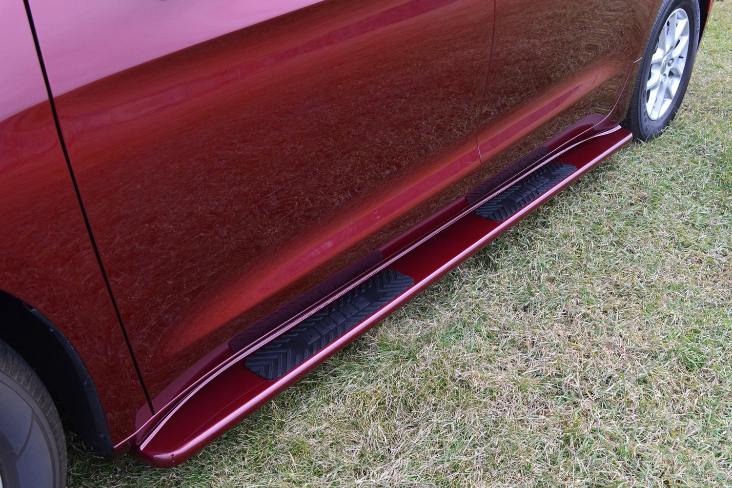 Running Boards Glastep Custom Molded Fiberglass 17-25 Chrysler Pacifica Fiberglass Gray Owens Products