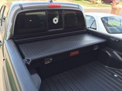 Truck Tool Box 41011B Garrison Series Crossover Style / Mid Size / Diamond Tread Aluminum / Black / Owens Products