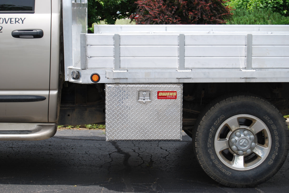 Truck Tool Box 47001 Garrison Series Underbody Chest / 24 Inch / Diamond Tread Aluminum / Bright / Owens Products
