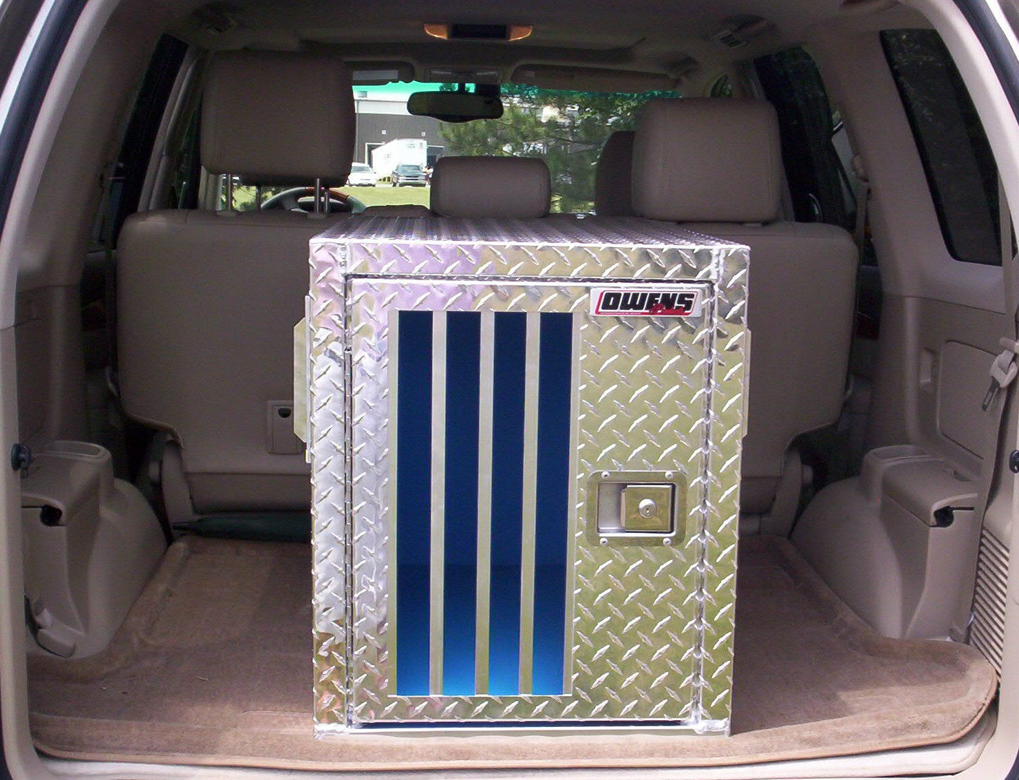 Dog Box 55015 Hunter Series Single Compartment / 20 W x 30 D x 24 H / Standard Vents / Diamond Tread Aluminum / Owens Products