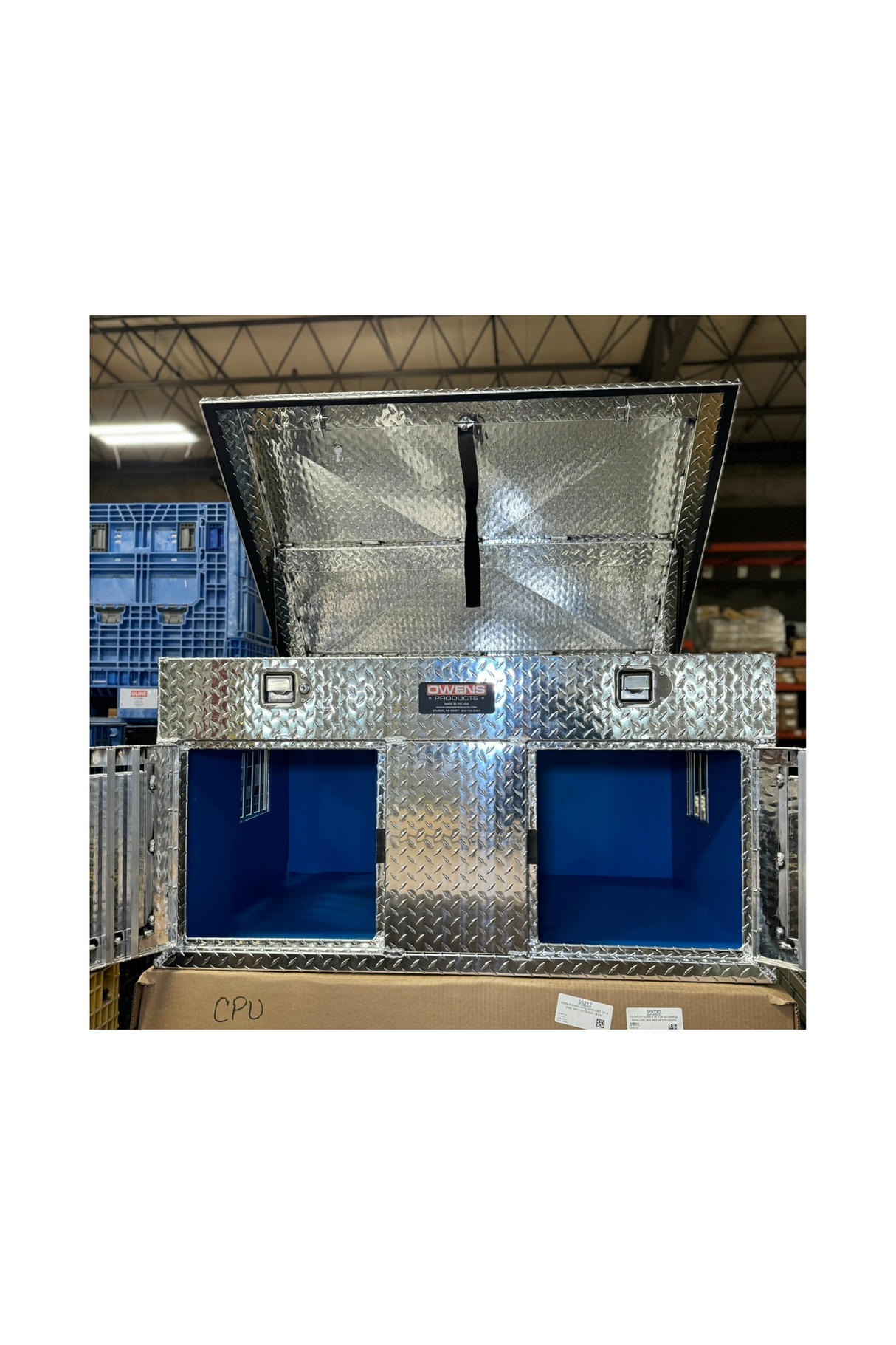 Dog Box 55030 Hunter Series Double Compartment with Top Storage / 48 W x 36 D x 26 H / Shallow / Standard Vents / Diamond Tread Aluminum / Owens Products