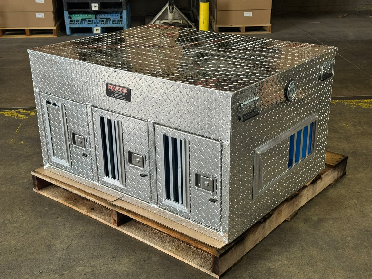 Dog Box 55158 Hunter Series Triple Compartment with No Storage / Tall / 48 W x 36 D x 26 H / Standard Vents / Diamond Tread Aluminum / Owens Products