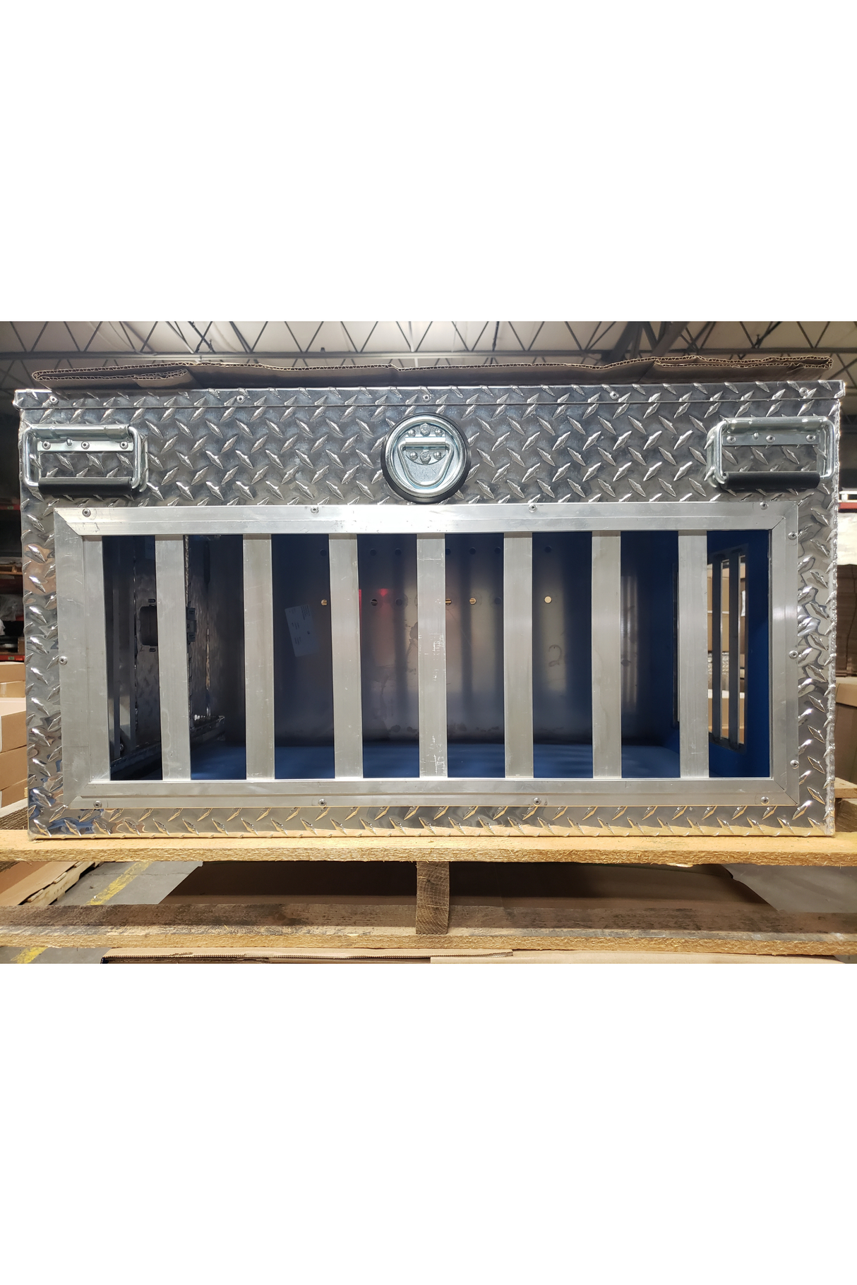 Dog Box 55477 Hunter Series Shallow Double Compartment / 48 W X 36 D X 20 H / Shallow / All Season Vents / Diamond Tread Aluminum / Owens Products