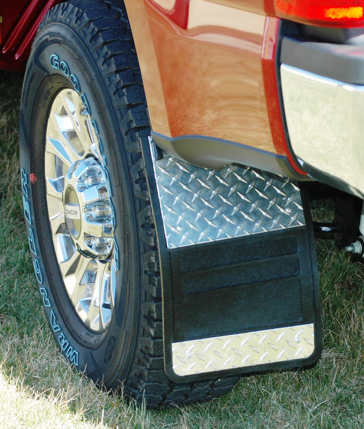 Mud Flaps Classic Series Mudflaps Single Wheel Rubber Diamond Tread 17 Ford Super Duty Single Rear Wheel Rubber/Aluminum Black Owens Products