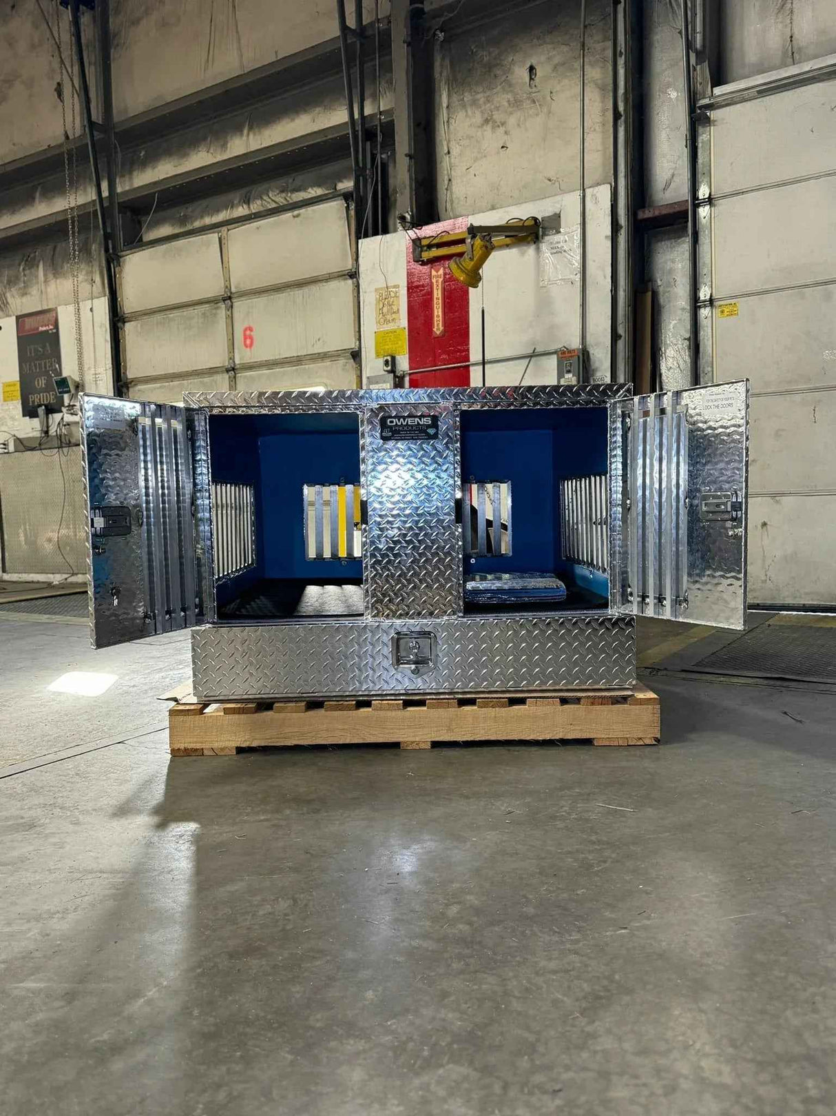 Dog Box 55057W Pro Hunter Series Double Compartment with Bottom Drawer / 46 W x 45 D x 31 H / Tall / All Seasons Vents / Diamond Tread Aluminum / Owens Products Pro Hunter Series Owens Products