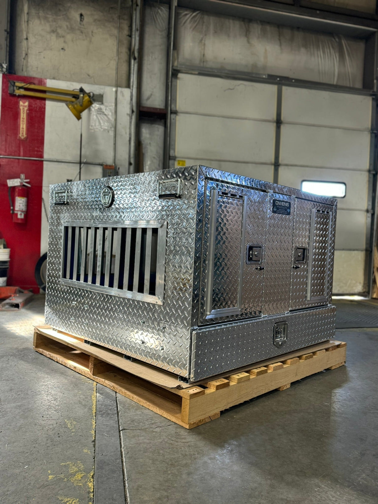 Dog Box 55057W Pro Hunter Series Double Compartment with Bottom Drawer / 46 W x 45 D x 31 H / Tall / All Seasons Vents / Diamond Tread Aluminum / Owens Products