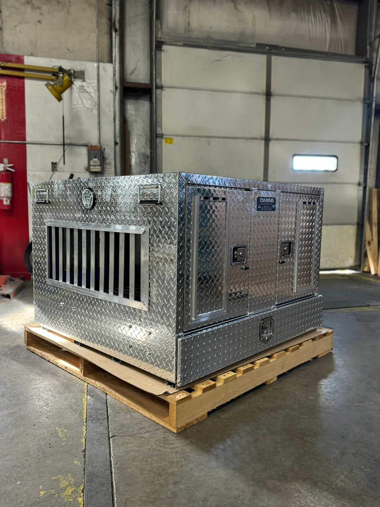 Dog Box 55057W Pro Hunter Series Double Compartment with Bottom Drawer / 46 W x 45 D x 31 H / Tall / All Seasons Vents / Diamond Tread Aluminum / Owens Products