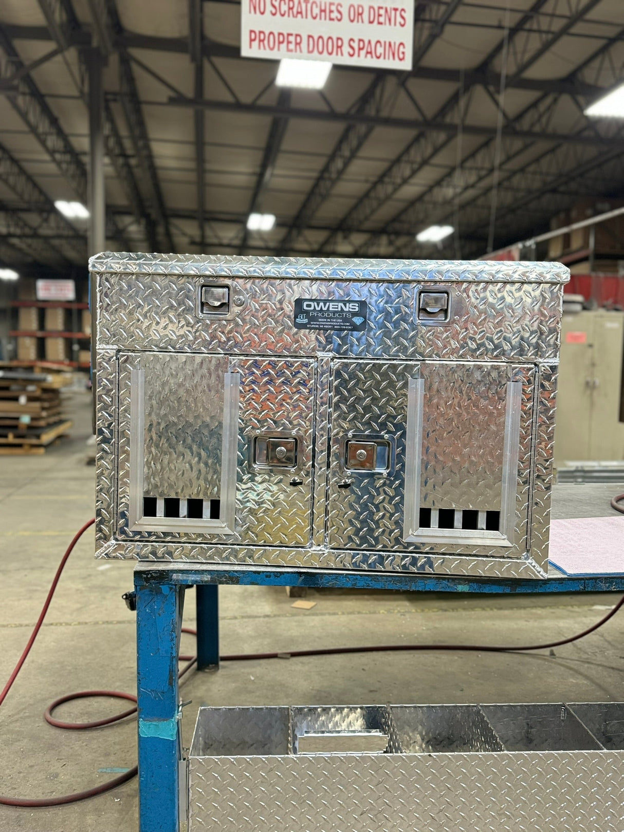 Dog Box 55005 Hunter Series Double Compartment with Top Storage / 38 W x 45 D x 26 H / Standard Vents / Diamond Tread Aluminum / Owens Products