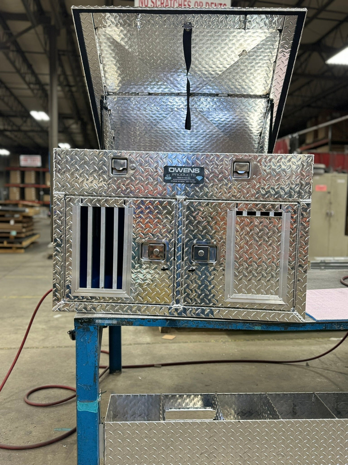 Dog Box 55005 Hunter Series Double Compartment with Top Storage / 38 W x 45 D x 26 H / Standard Vents / Diamond Tread Aluminum / Owens Products