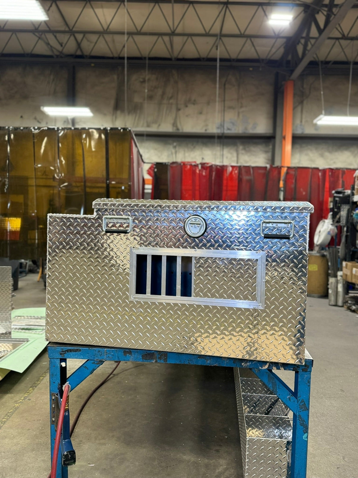 Dog Box 55005 Hunter Series Double Compartment with Top Storage / 38 W x 45 D x 26 H / Standard Vents / Diamond Tread Aluminum / Owens Products