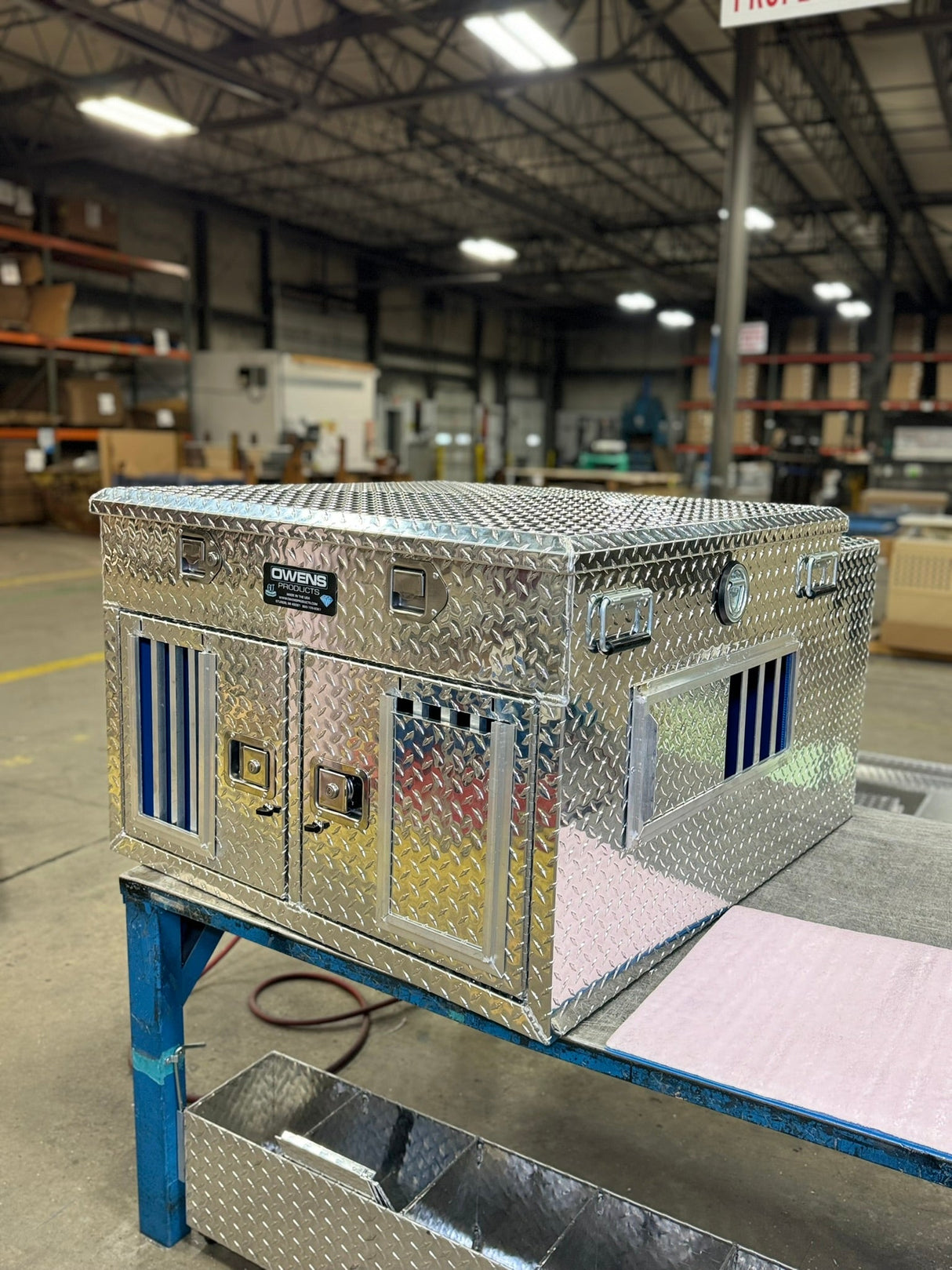 Dog Box 55005 Hunter Series Double Compartment with Top Storage / 38 W x 45 D x 26 H / Standard Vents / Diamond Tread Aluminum / Owens Products
