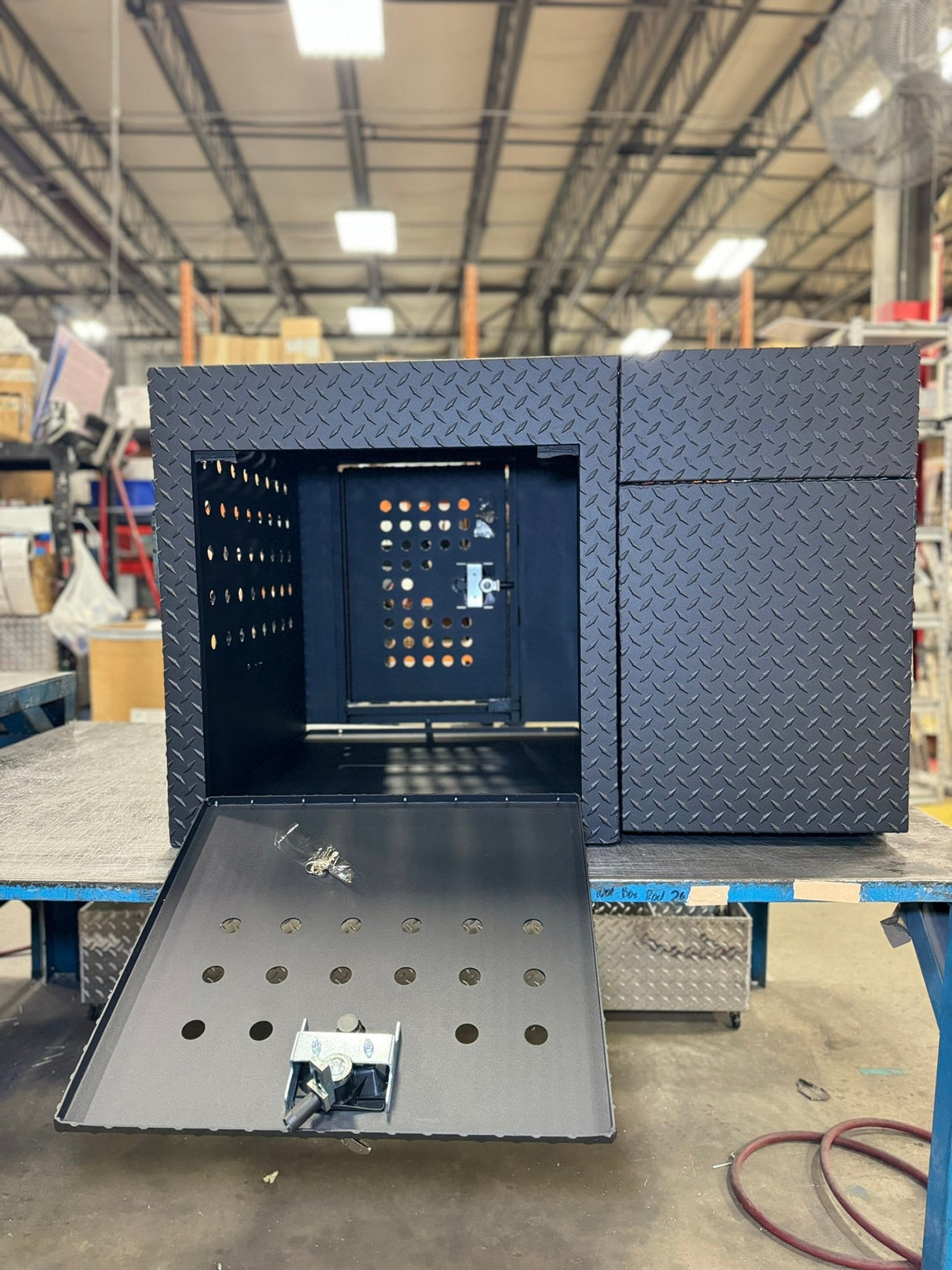 Dog Crate 55500 Professional K9 Series Rear Deployment Unit / Single Compartment / Side Drawer Storage / 45 W X 38 D X 31 H / Holes for Ventilation / Black / Diamond Tread Aluminum/ Owens Products