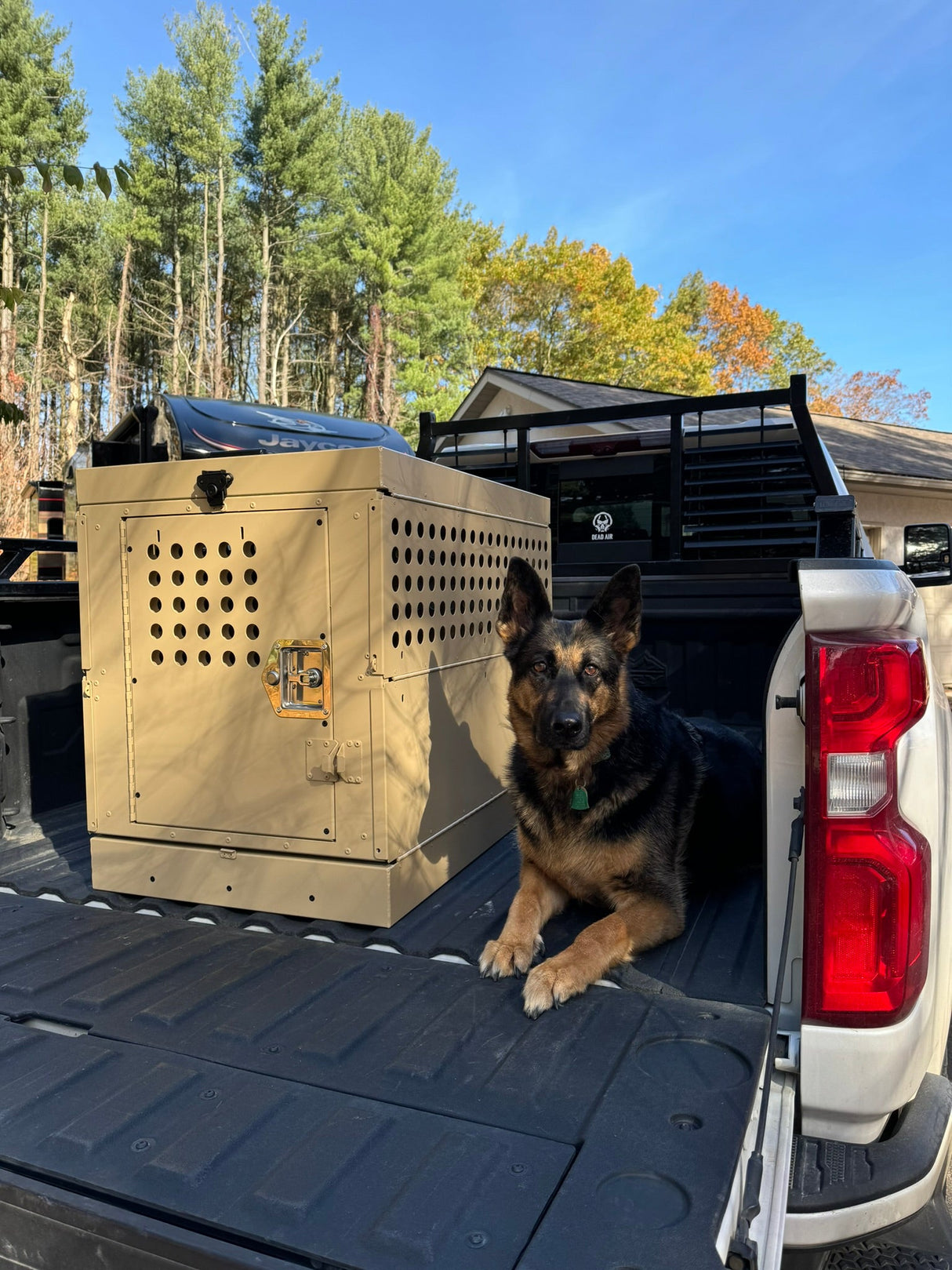 Dog Crate 55314 Professional K9 Series Large Collapsible Working Dog Crate / Single Compartment / 22.25 W x 34 D x 29 H / Mill Finish Aluminum / Tan / Owens Products