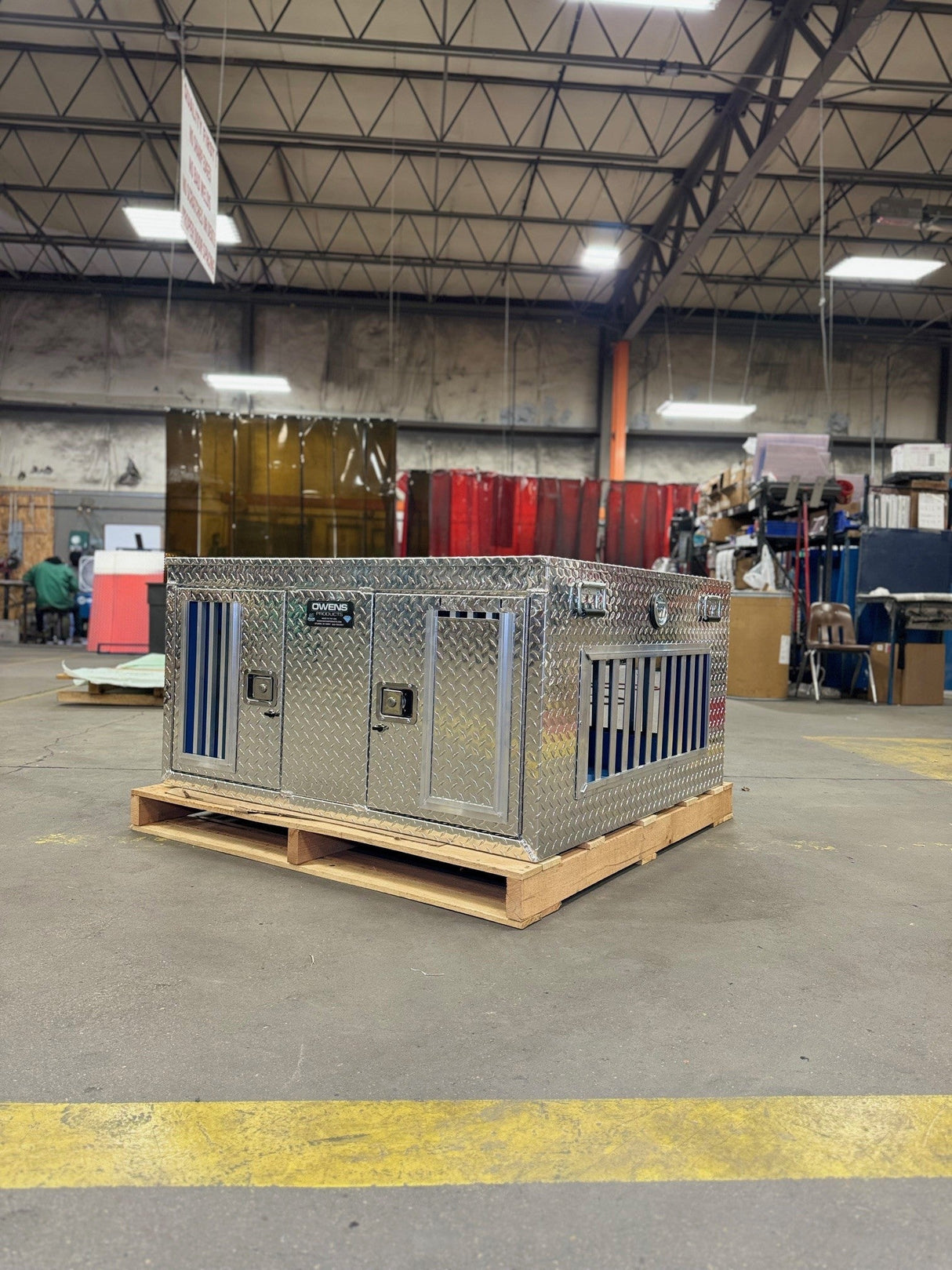 Dog Box 55038 Hunter Series Double Compartment / 48 W x 45 D x 25 H / Tall / All Seasons Vents / Diamond Tread Aluminum / Owens Products