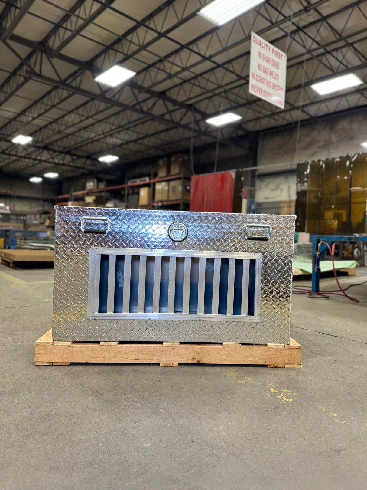 Dog Box 55038 Hunter Series Double Compartment / 48 W x 45 D x 25 H / Tall / All Seasons Vents / Diamond Tread Aluminum / Owens Products
