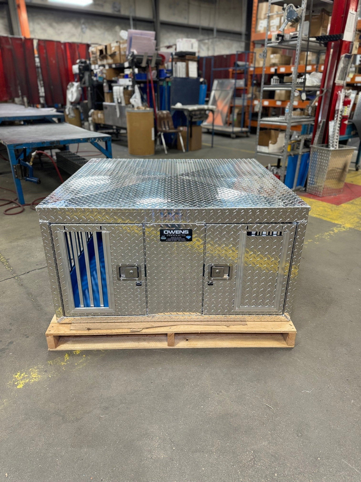 Dog Box 55038 Hunter Series Double Compartment / 48 W x 45 D x 25 H / Tall / All Seasons Vents / Diamond Tread Aluminum / Owens Products
