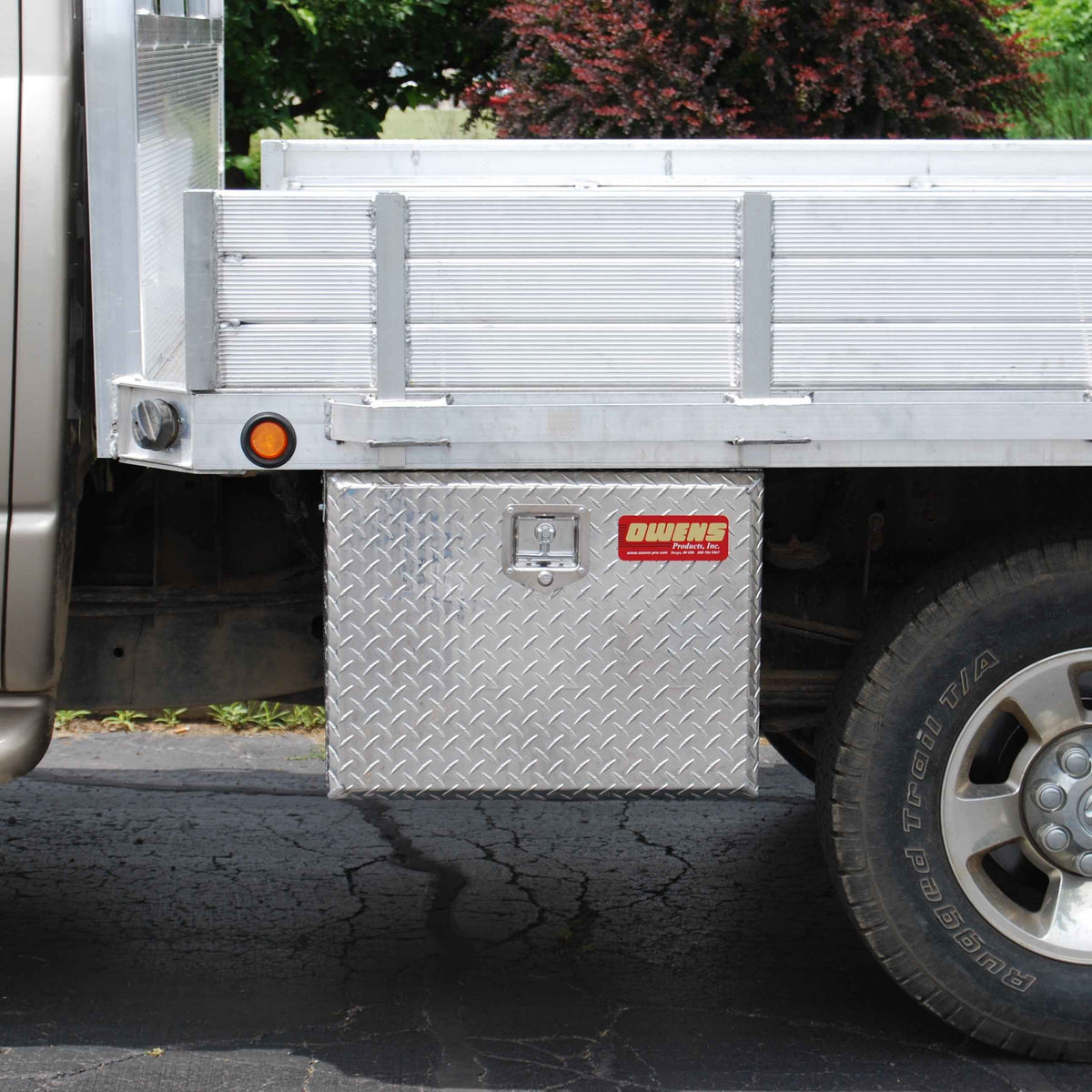 Truck Tool Box 47001B Garrison Series Underbody Chest / 24 Inch / Diam ...