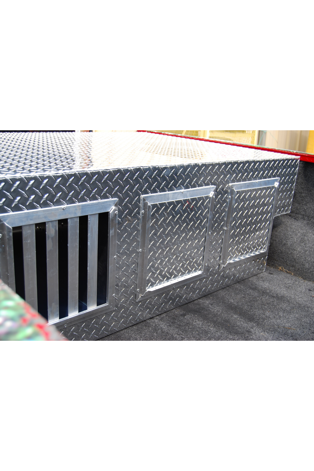 Dog Box 55040 Hunter Series Triple Compartment / 58 W x 40 D x 20 H / with Wheel Well Notches /All Seasons Rear Vents / Diamond Tread Aluminum / Owens Products