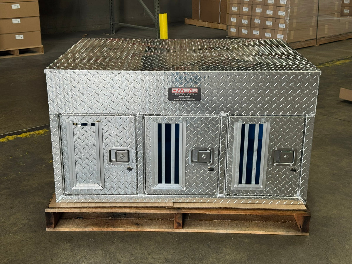Dog Box 55158 Hunter Series Triple Compartment with No Storage / Tall / 48 W x 36 D x 26 H / Standard Vents / Diamond Tread Aluminum / Owens Products