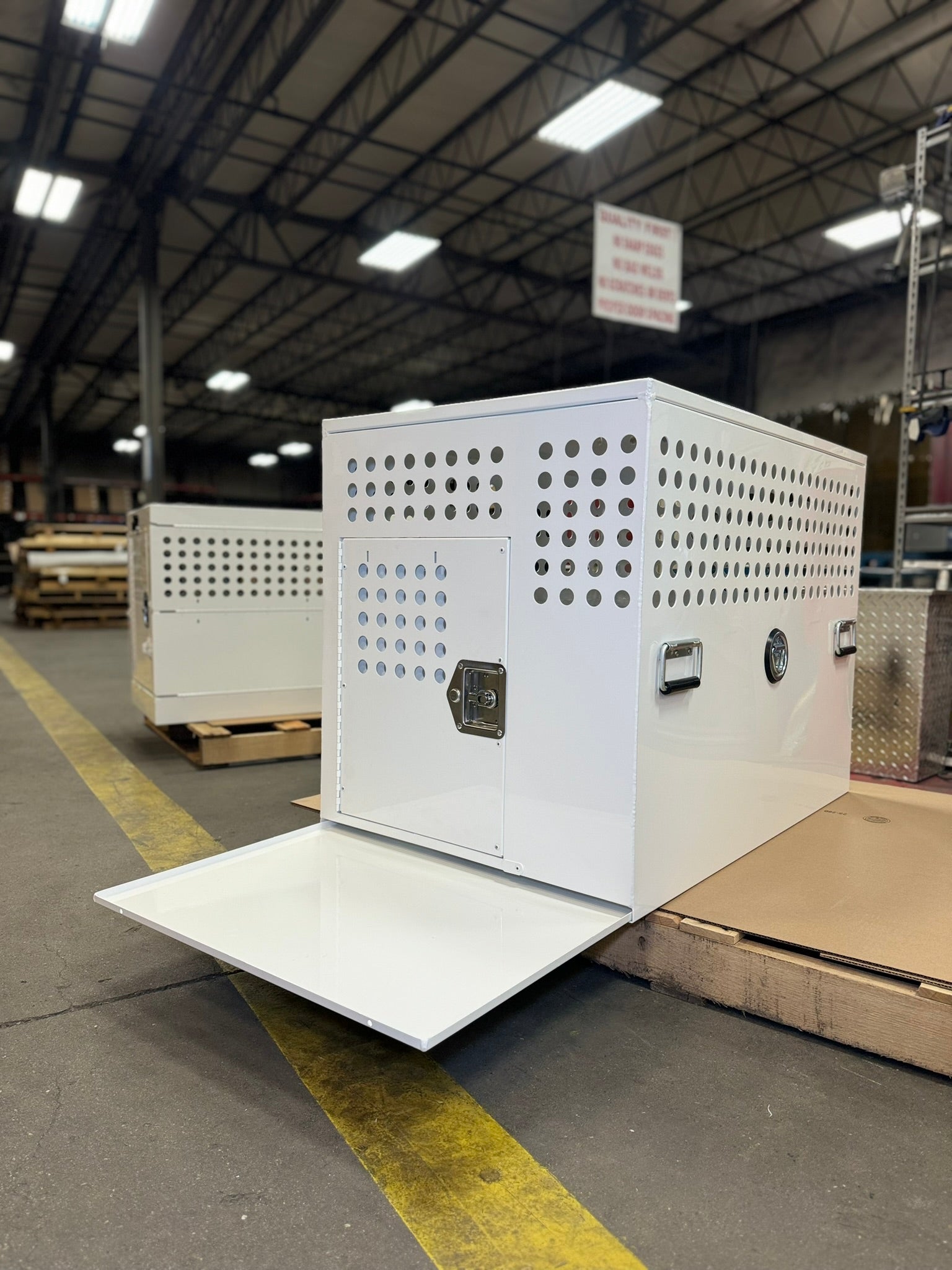 Dog Crate 55328 Professional K9 Series Tactical Single Compartment / End Door / 24 W x 36 D x 29 H / Holes for Ventilation / Mill Finish Aluminum / Owens Products