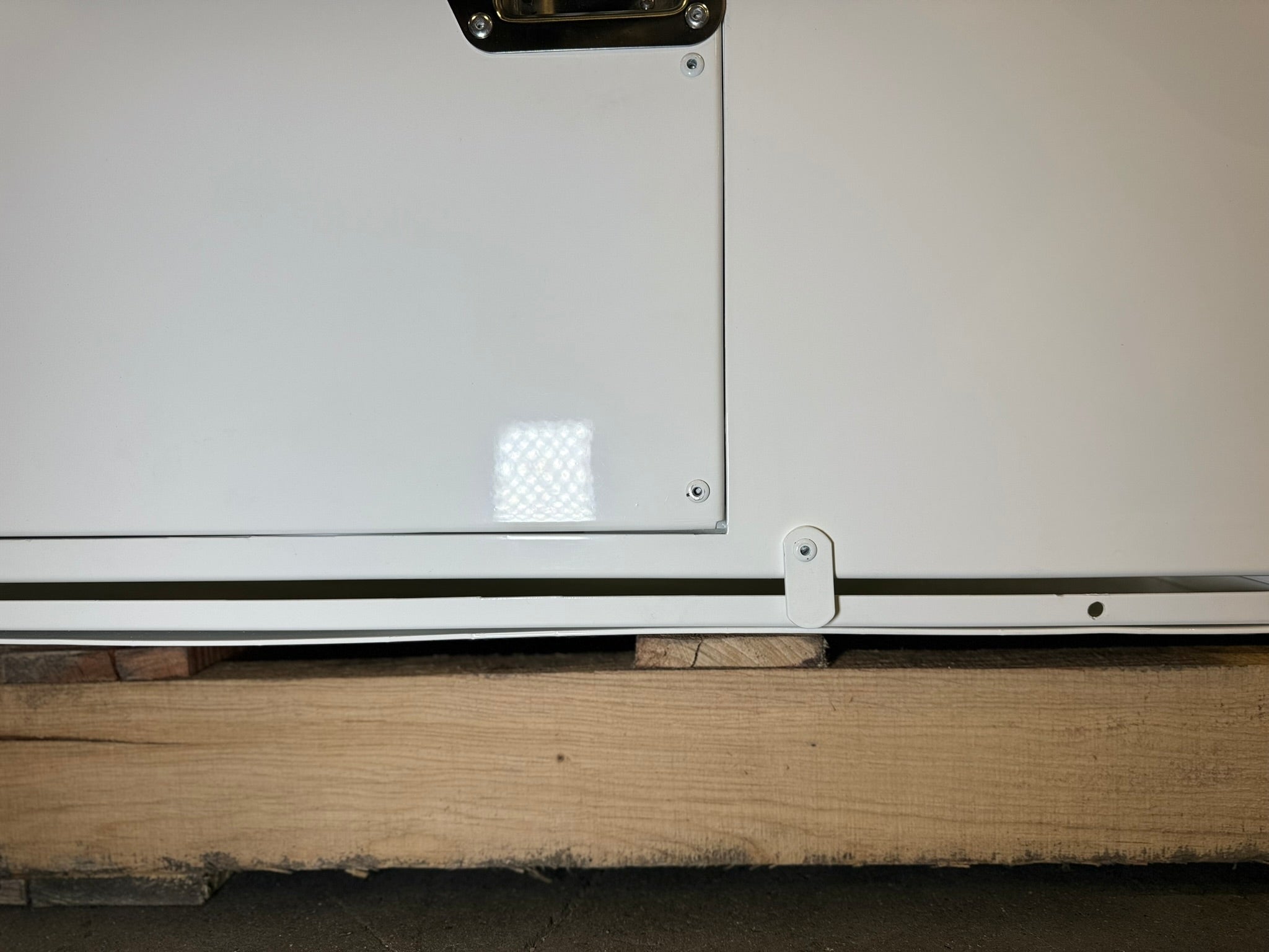 Dog Crate 55324W Professional K9 Series XL Tactical Single Compartment / Side Door / 41.25 W x 26 D x 30 H / Holes for Ventilation / White / Mill Finish Aluminum / Owens Products