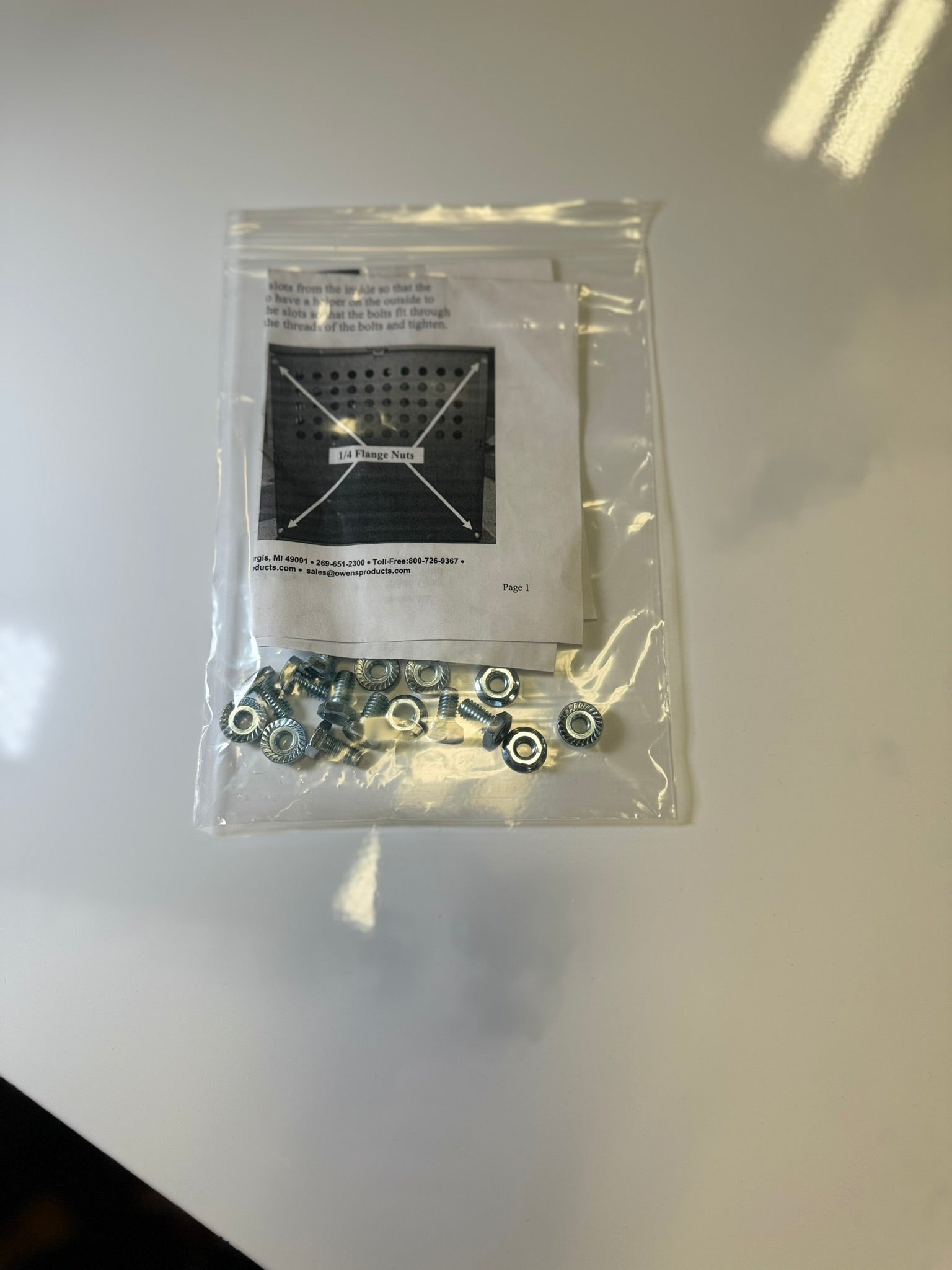 Dog Crate 55318 Professional K9 Series Large Collapsible Working Dog Crate / Single Compartment / 22.25 W x 34 D x 29 H / Mill Finish Aluminum / White / Owens Products