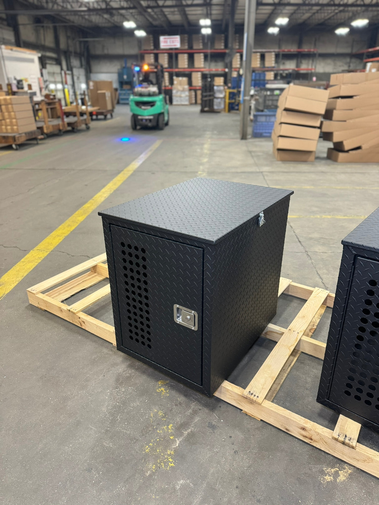Tool Box - Generator Box / Doors On Both Ends & Lid / Diamond Tread Aluminum / Black / 13176B / Owens Products Tool Box Owens Products