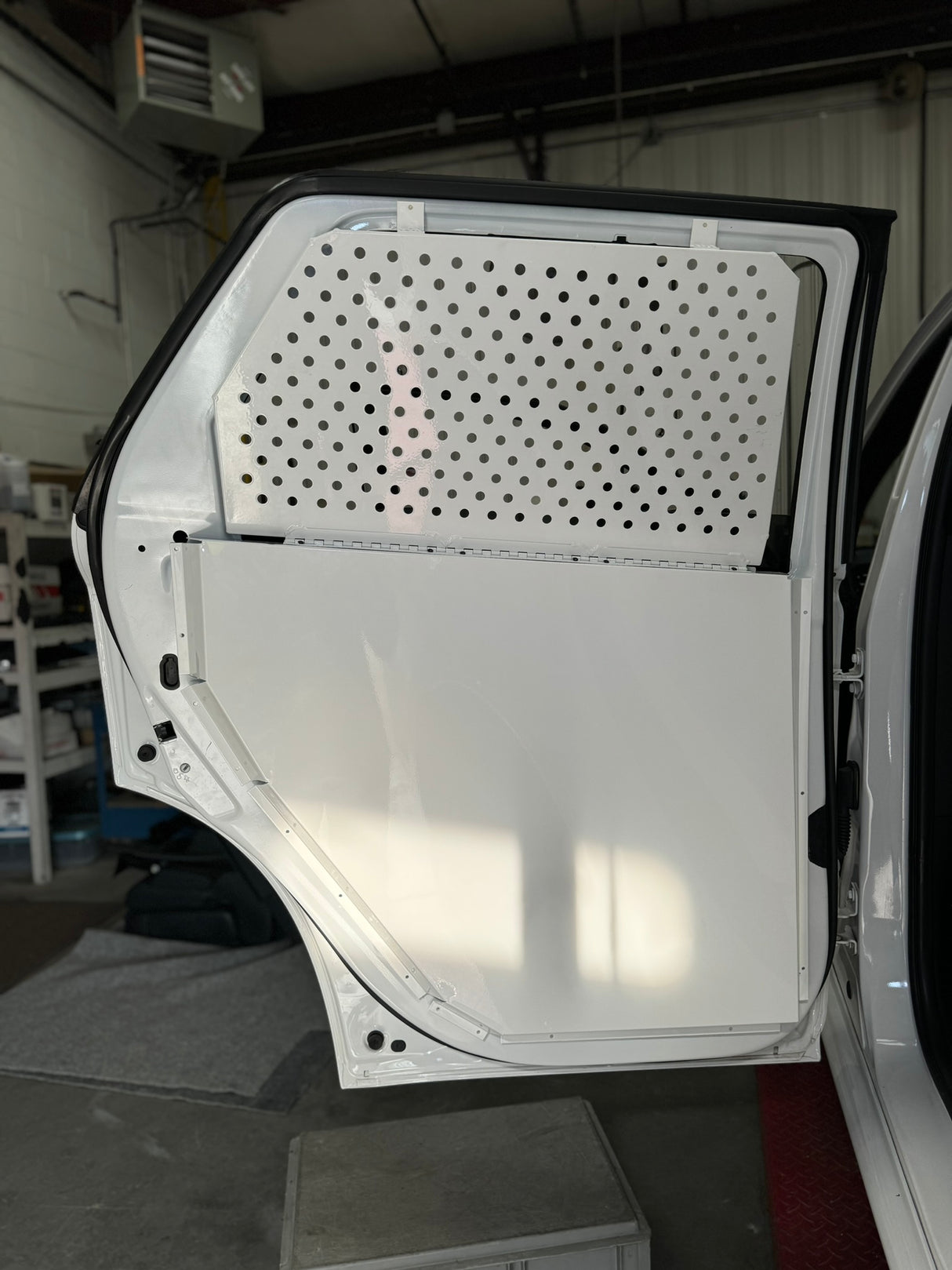 Dog Crate 55330 Professional K9 Series Dodge 2011+ Durango 2/3-1/3 K9/Prisoner Vehicle Insert / Mill Finish Aluminum / Black / Owens Products