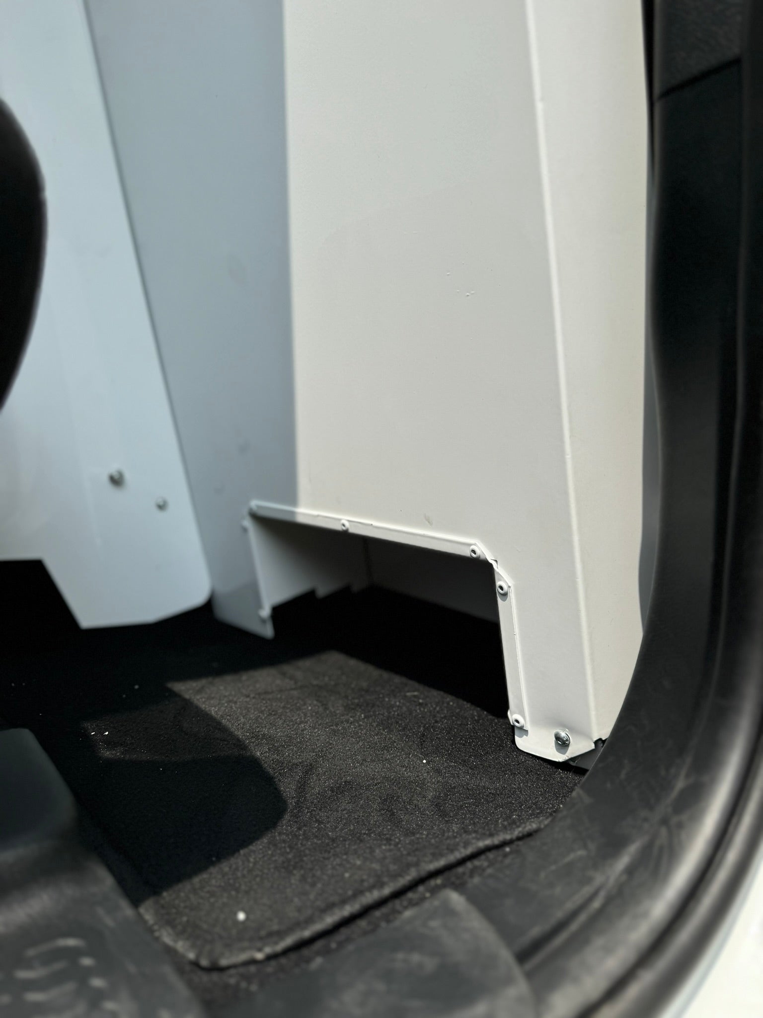 Dog Crate 55330 Professional K9 Series Dodge 2011+ Durango 2/3-1/3 K9/Prisoner Vehicle Insert / Mill Finish Aluminum / Black / Owens Products