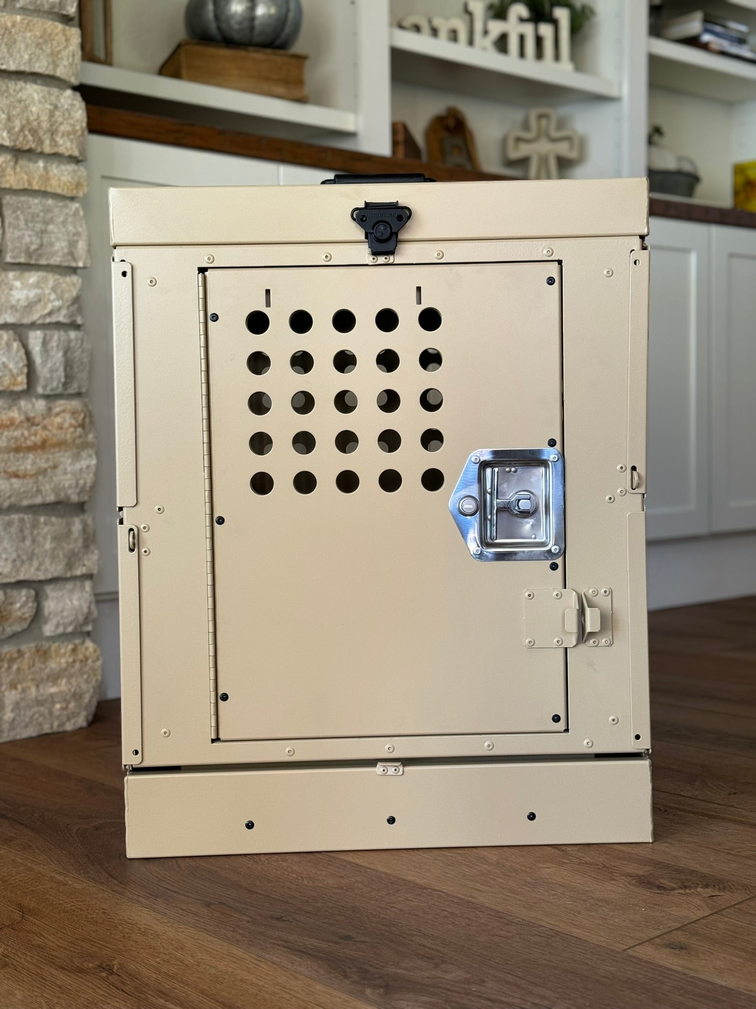 Dog Crate 55314 Professional K9 Series Large Collapsible Working Dog Crate / Single Compartment / 22.25 W x 34 D x 29 H / Mill Finish Aluminum / Tan / Owens Products