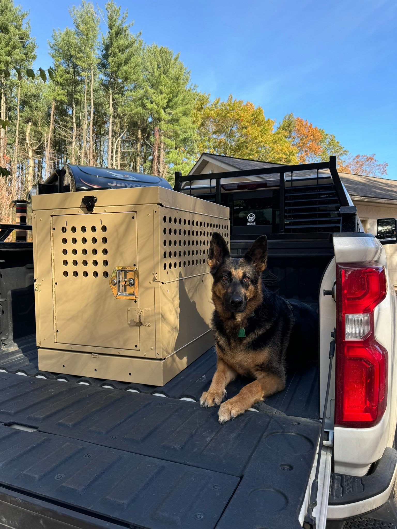 Dog Crate 55314 Professional K9 Series Large Collapsible Working Dog Crate / Single Compartment / 22.25 W x 34 D x 29 H / Mill Finish Aluminum / Tan / Owens Products