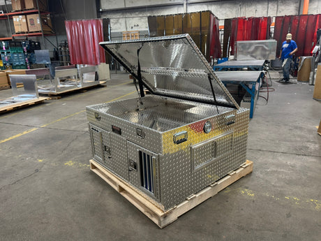 Dog Box 55006 Hunter Series Double Compartment with Top Storage / 48 W x 45 D x 26 H / Standard Vents / Diamond Tread Aluminum / Owens Products Hunter Series Owens Products