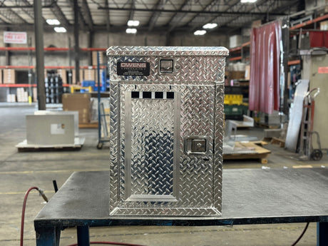 Dog Box 55070 Hunter Series Single Compartment with Top Storage / Tall / 21 W x 38 D x 31 H / All Season Vents / Diamond Tread Aluminum / Owens Products