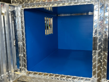 Dog Box 55078 Hunter Series Double Compartment with Top Storage / 38 W x 36 D x 26 H / Shallow / Standard Vents / Diamond Tread Aluminum / Owens Products Hunter Series Owens Products