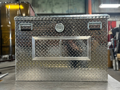 Dog Box 55078 Hunter Series Double Compartment with Top Storage / 38 W x 36 D x 26 H / Shallow / Standard Vents / Diamond Tread Aluminum / Owens Products Hunter Series Owens Products