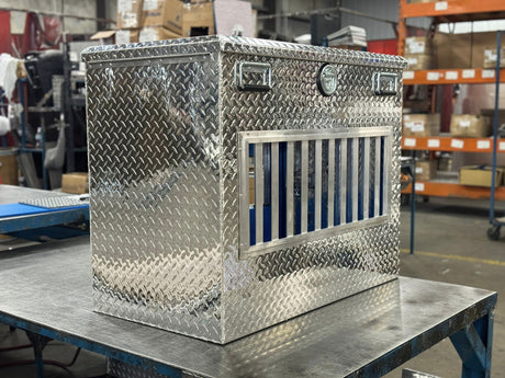 Dog Box 55070 Hunter Series Single Compartment with Top Storage / Tall / 21 W x 38 D x 31 H / All Season Vents / Diamond Tread Aluminum / Owens Products