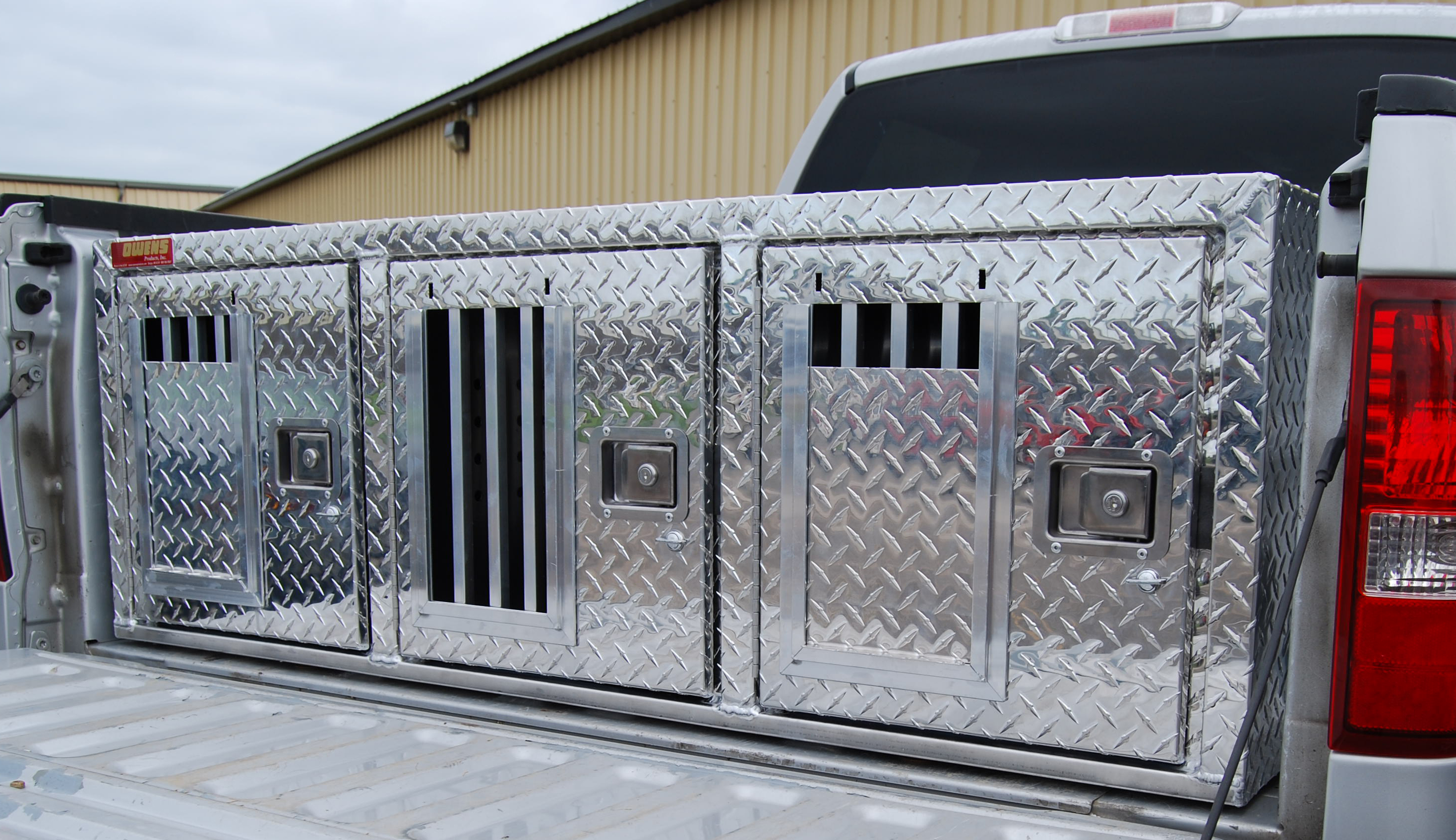 4 hole dog box shop