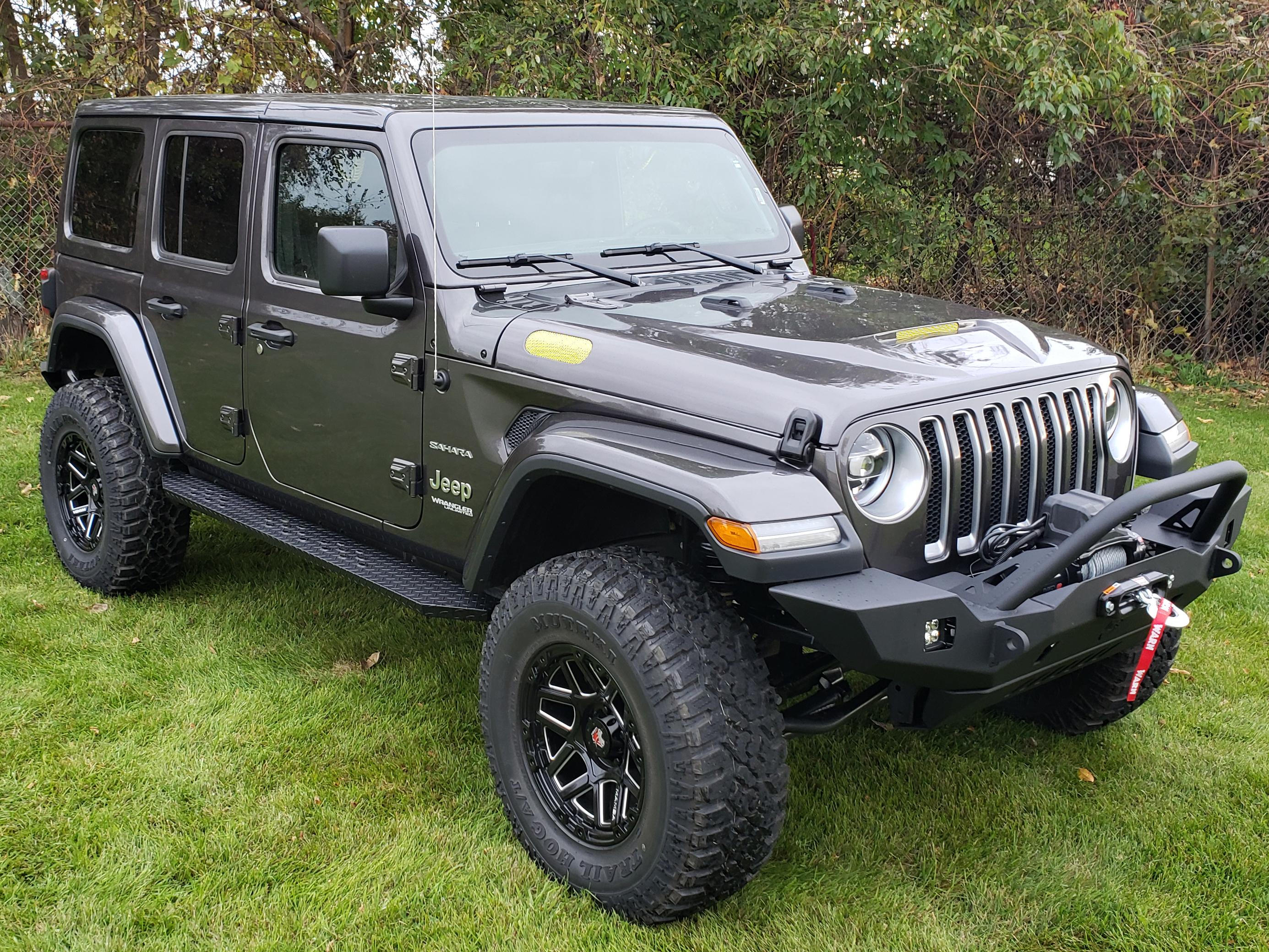 Running Boards Venum Star Burst Diamond Tread Aluminum / Full Length /  18-21 Jeep Wrangler JLU | 4-Door / Black / Owens Products | Owens Products