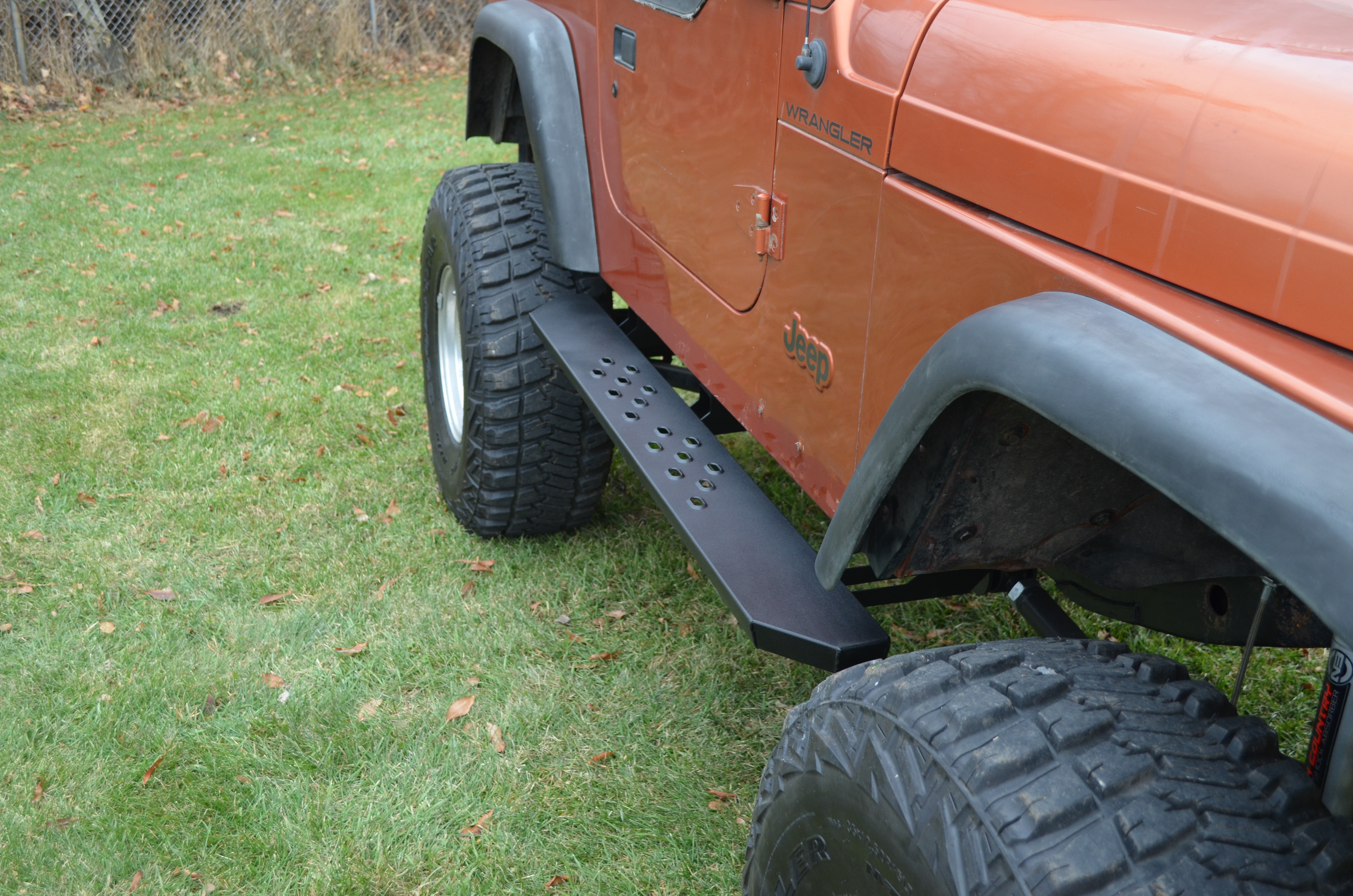 Running Boards Venum Star Burst Mill Finish Aluminum / Full Length / 97-06 Jeep  Wrangler TJ | 2-Door / Black / Owens Products | Owens Products