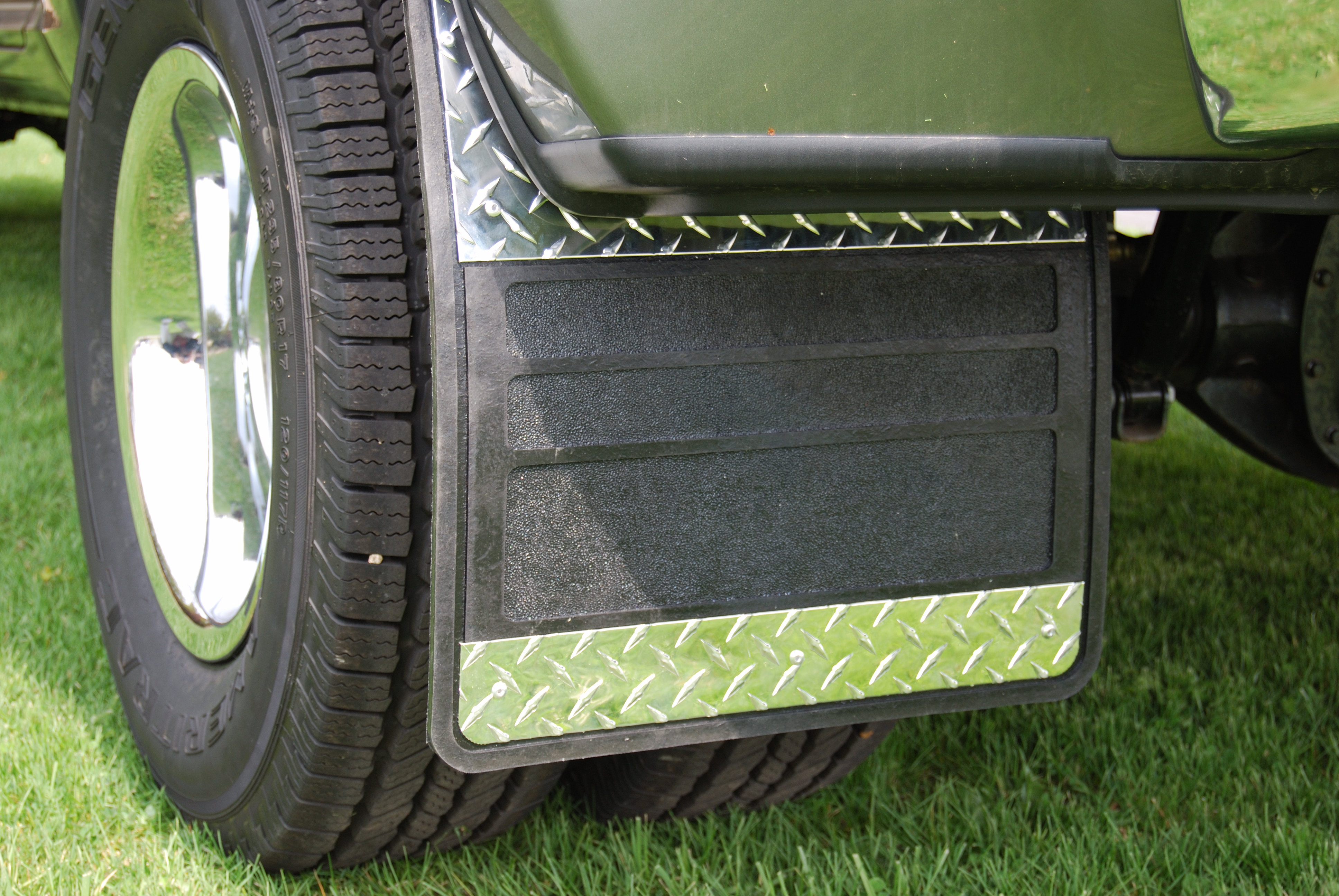 Mud Flaps Classic Dually Rubber Mudflaps / Diamond Tread Aluminum or