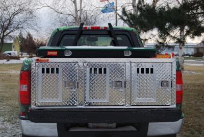 Insulated dog boxes for trucks top